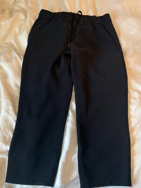Black LuluLemon Elastic-Waist Jogger Pants